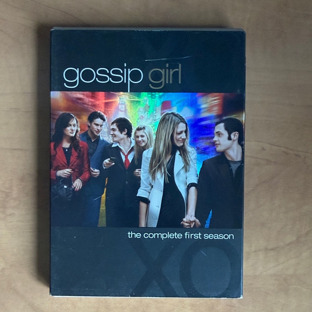 Gossip Girl: The Complete First Season DVD - Black with Color Photo Art